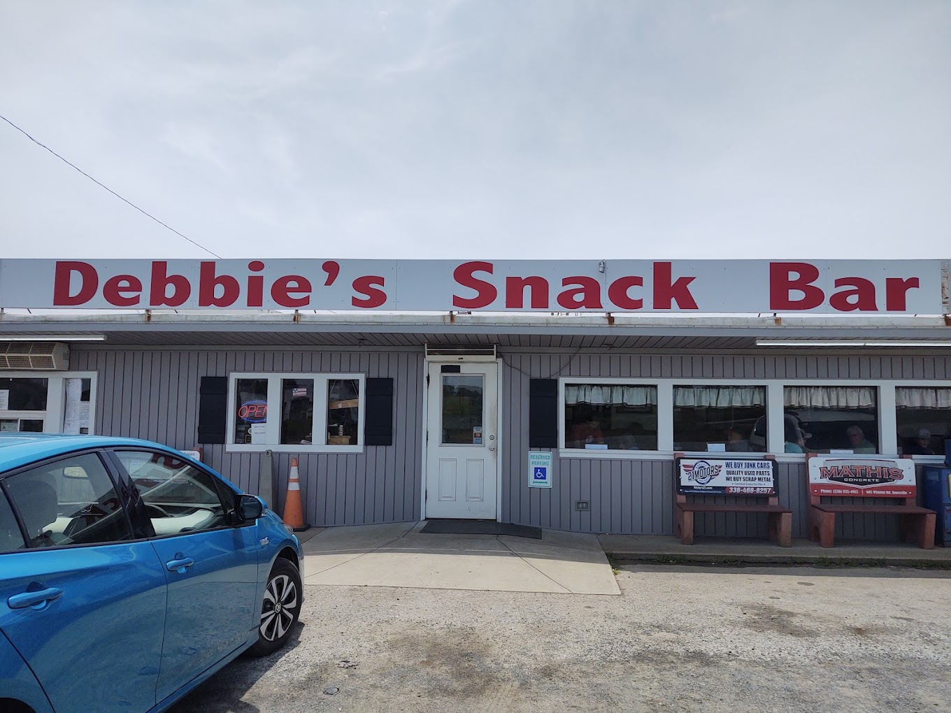 Debbie's Snack Bar